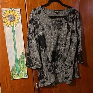 Alyx Women's Black and Gray Floral Blouse